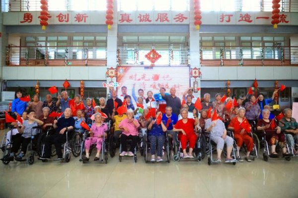 天猫配资端 见证“爱心家”实践成果!中建八局与青岛市李沧社会福利院共谱助老温情
